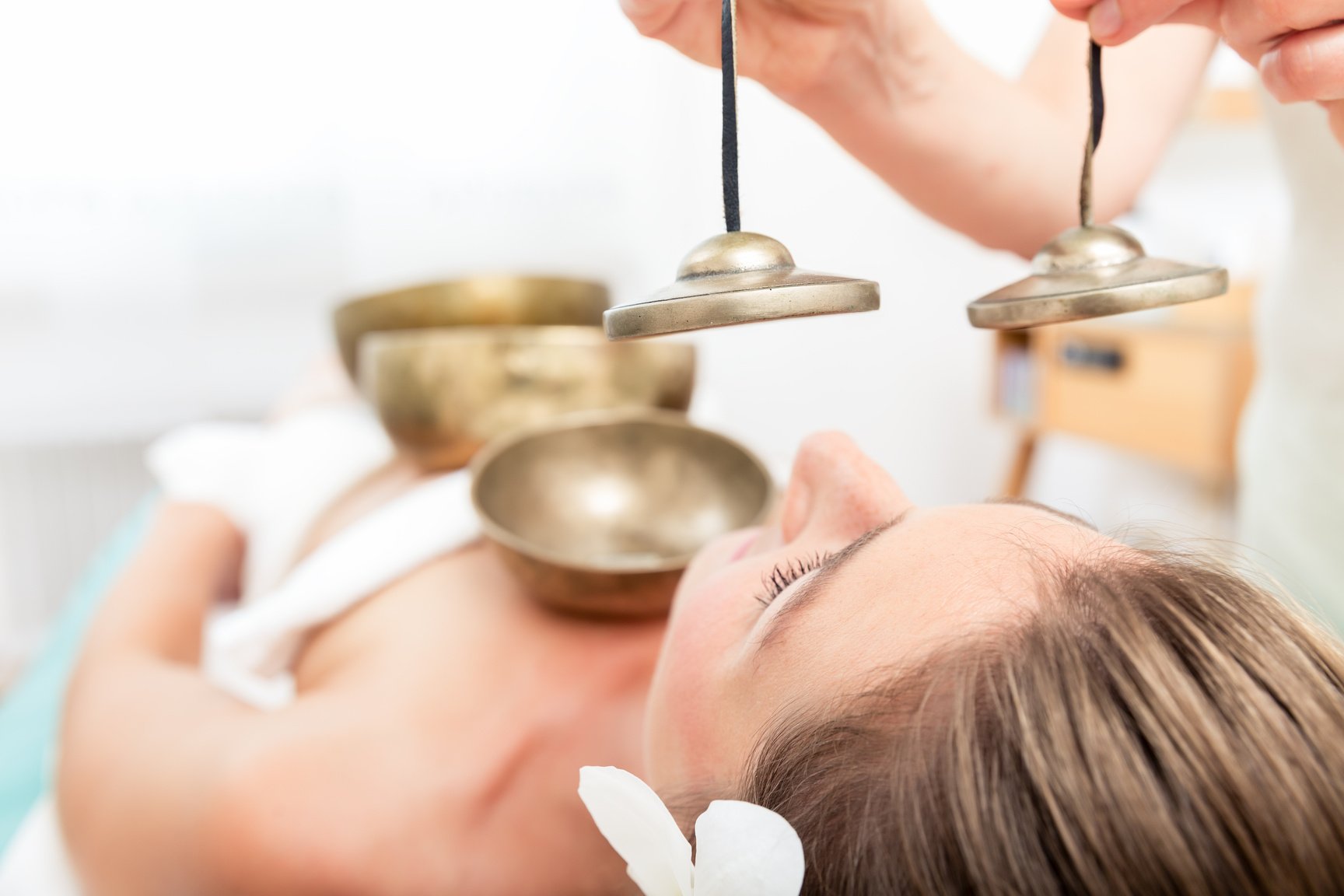 Sound Massage with Singing Bowls and Cymbals